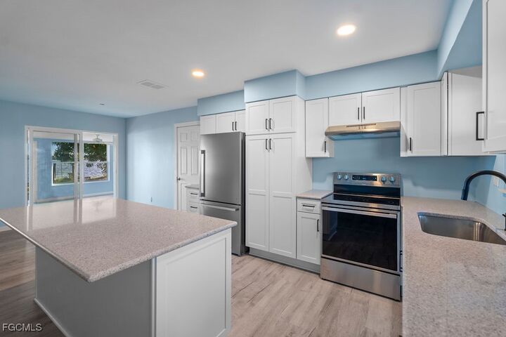 Property Photo: 2504 Bayshore Drive FL 33993