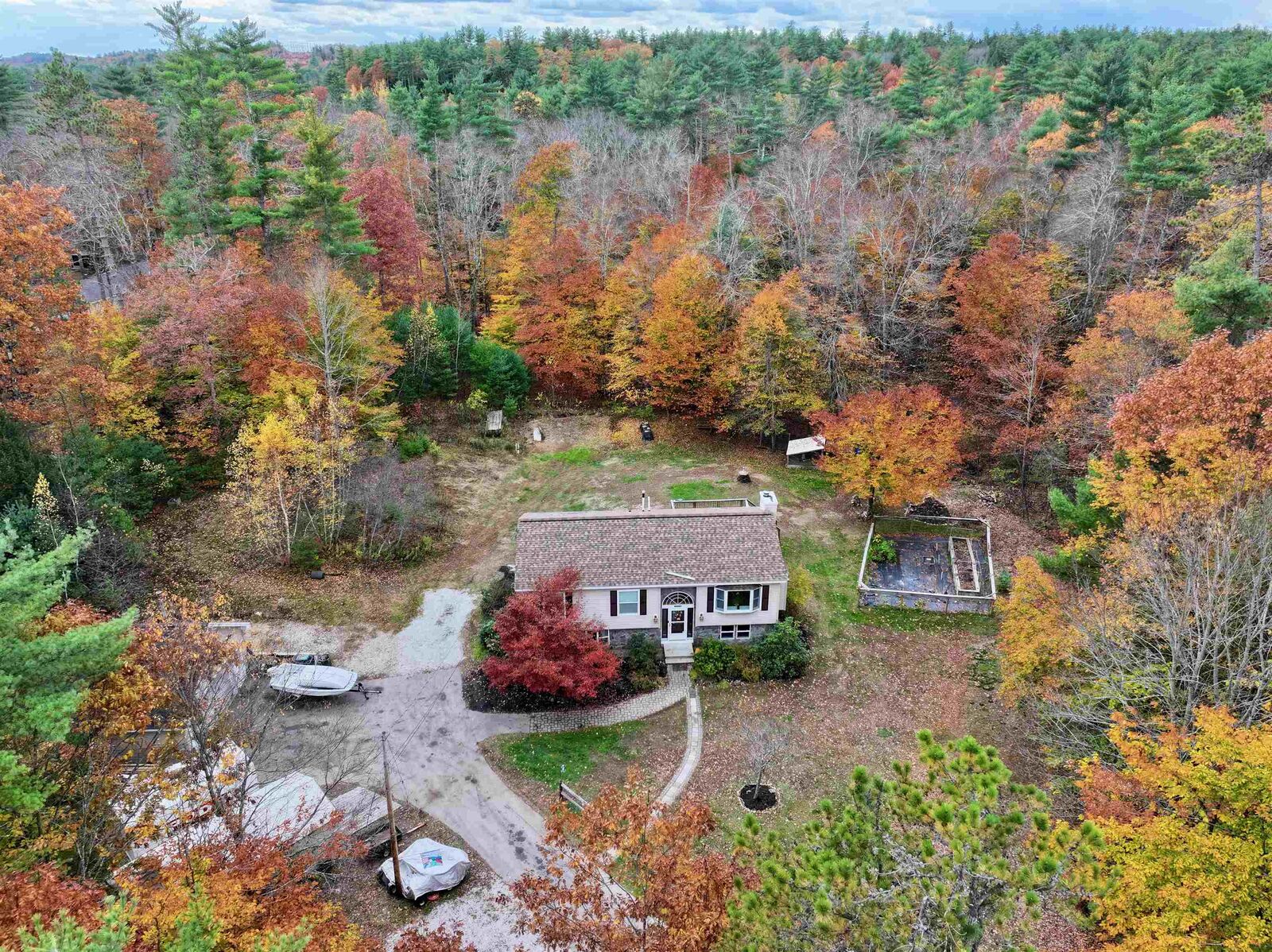 Property Photo:  199 Raymond Road  NH 03037