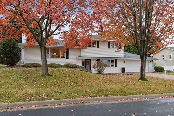 Property Photo:  2329 Explorer Court  MN 55337