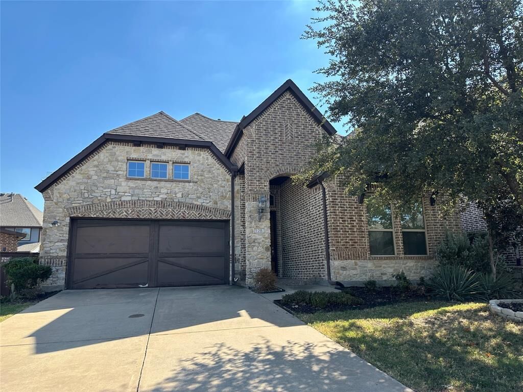 Property Photo:  128 Spear Court  TX 75063