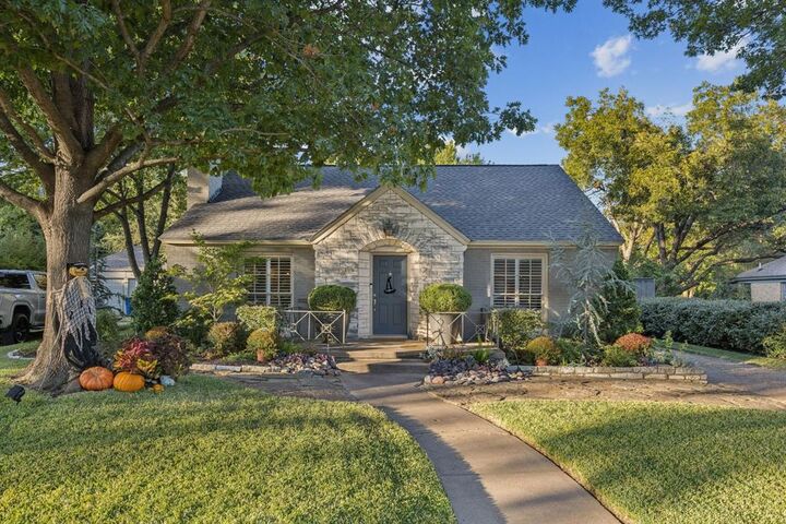 2219 Lawndale Drive  Dallas TX 75211 photo