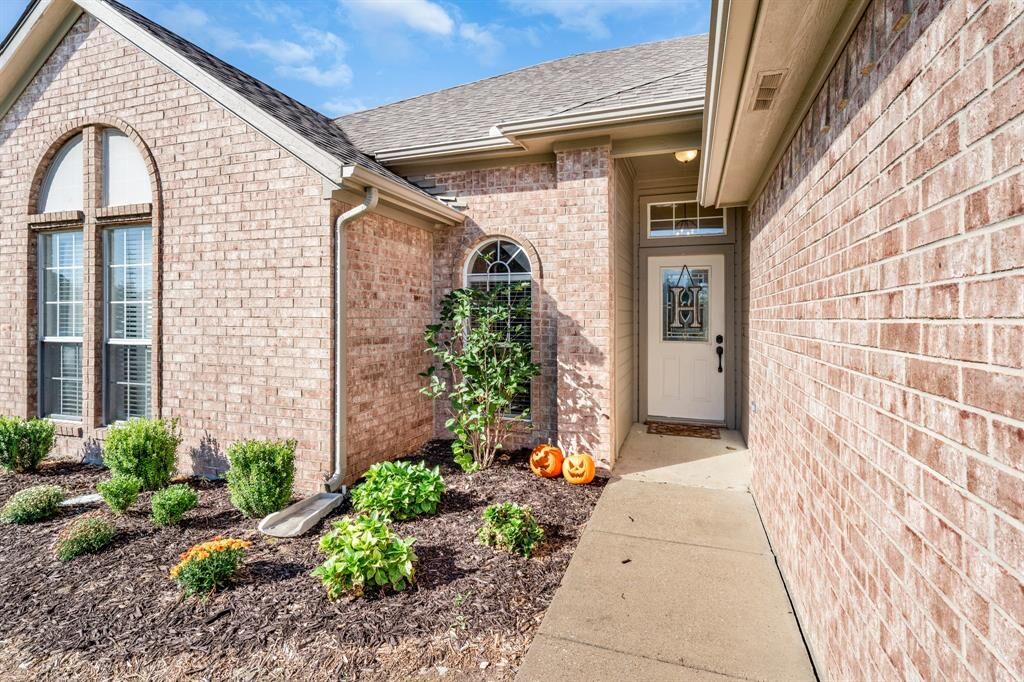 Property Photo:  305 Rustic Grove Lane  TX 75189
