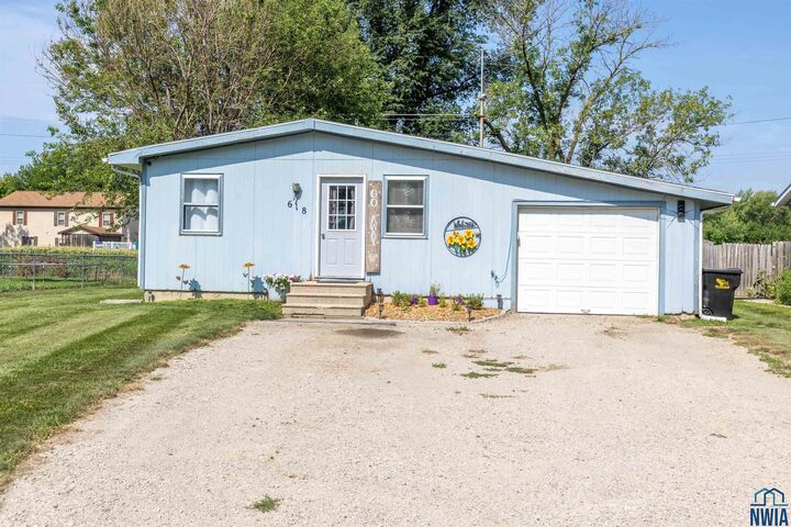 Property Photo:  618 7th Street  IA 51040 