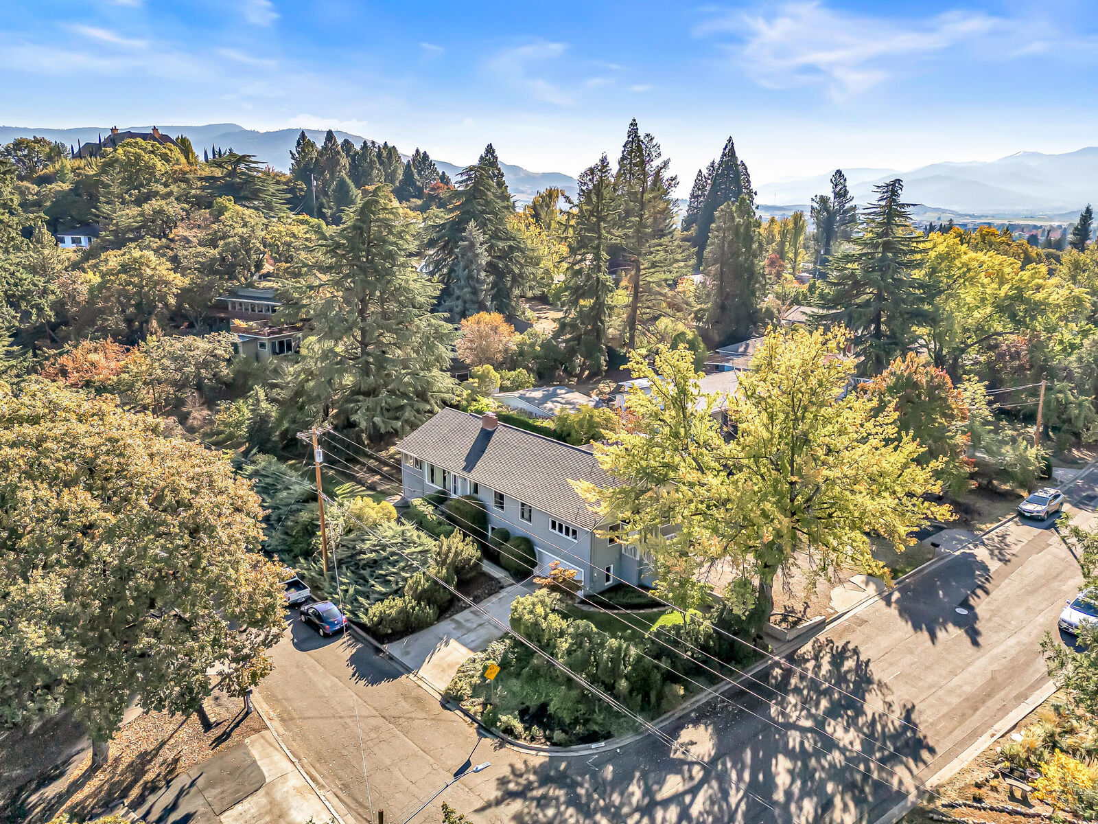 Property Photo:  2500 Capital Avenue  OR 97504