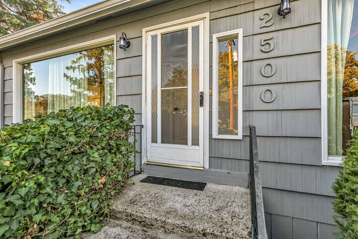 2500 Capital Avenue  Medford OR 97504 photo