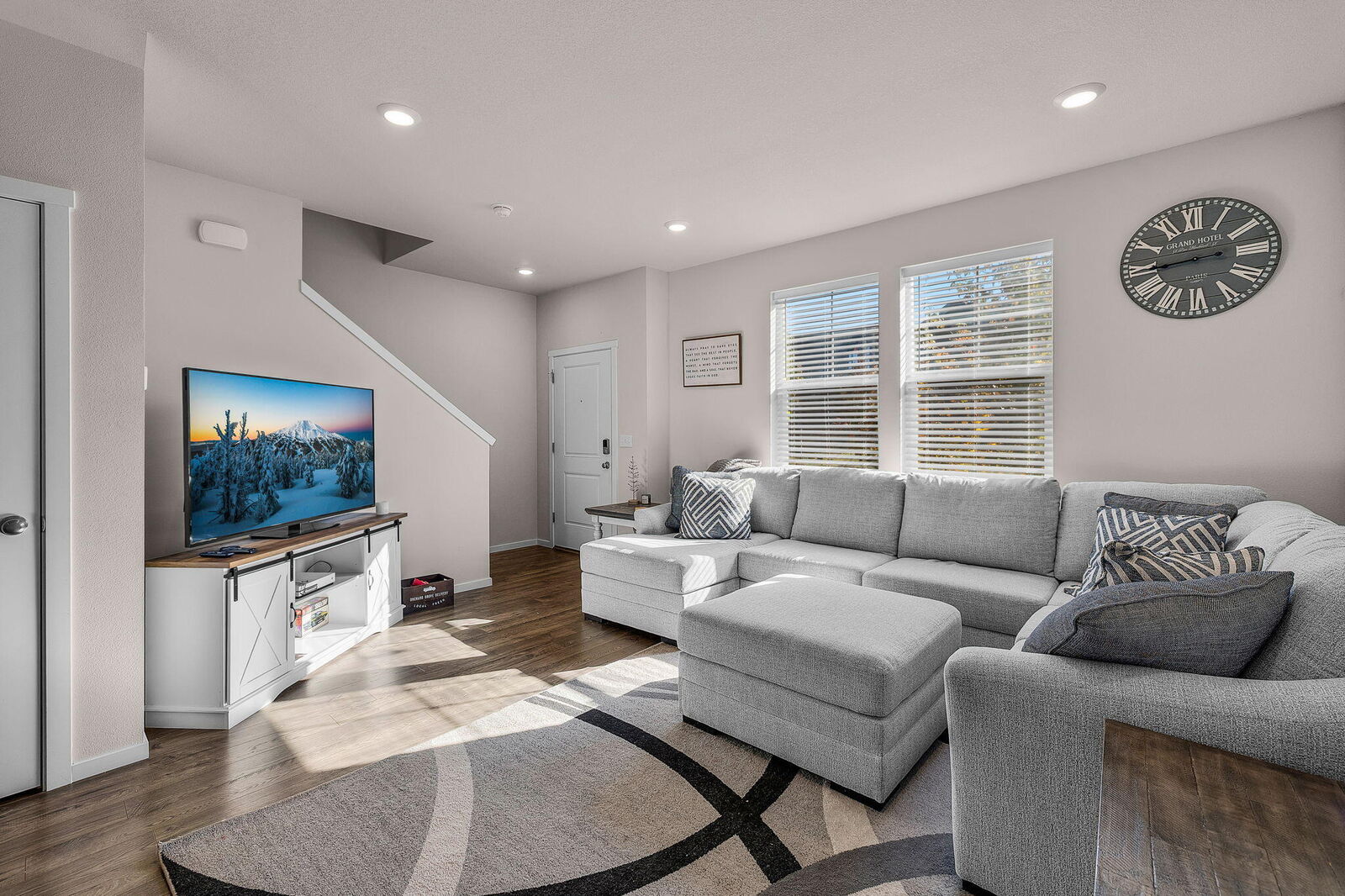 Property Photo: 1287 NW Upas Avenue OR 97756