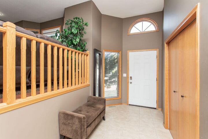 Property Photo:  179 Douglas Avenue  AB T4R 2G2