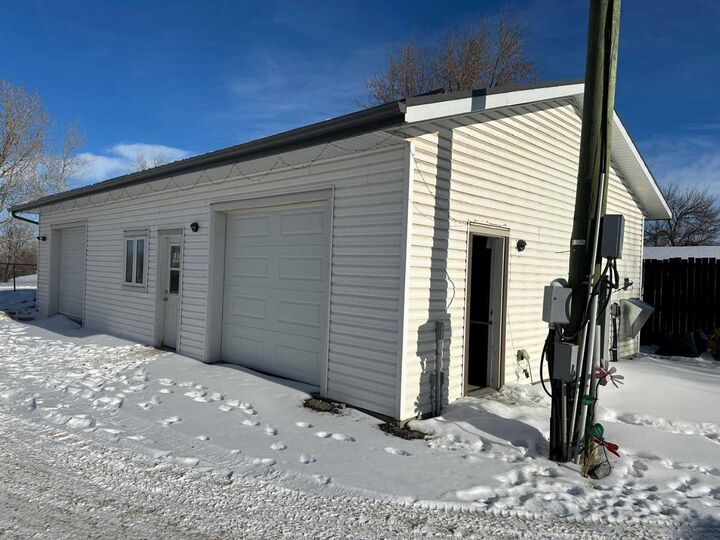 Photo de la propriété:  261178 Range Road 290  AB T4A 1V7