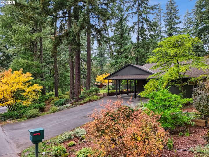 Property Photo:  17360 Alpine Way  OR 97034