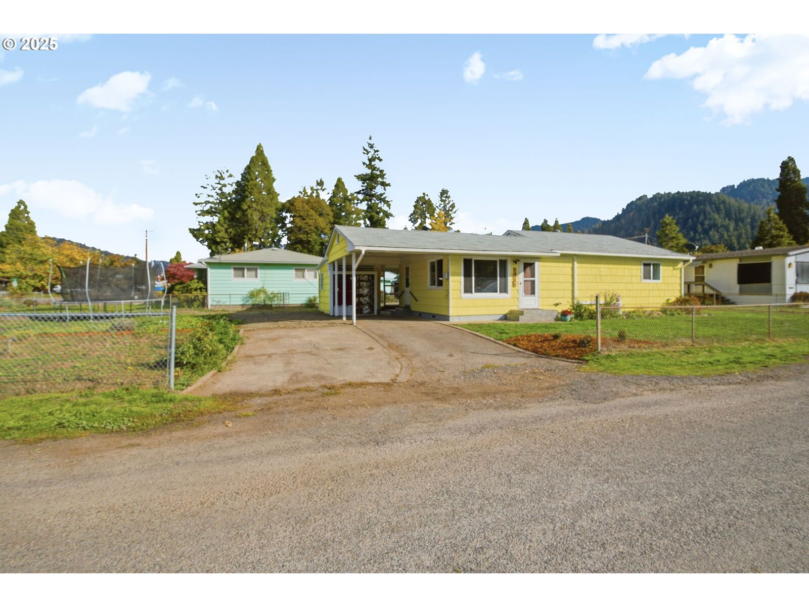 Property Photo:  76395 River Rd  OR 97463