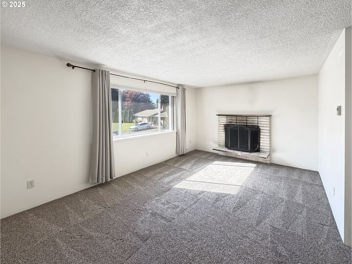 Property Photo:  12310 NE 32nd St  WA 98682 