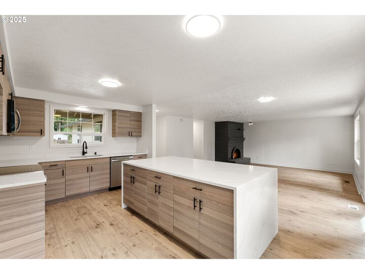 Property Photo:  3616 NE 99th Ave  WA 98662