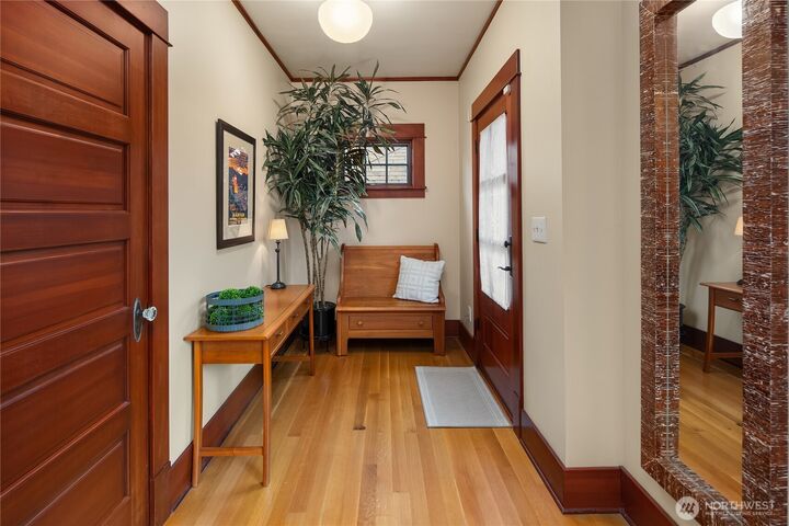 Property Photo:  1823  4th Avenue W  WA 98119