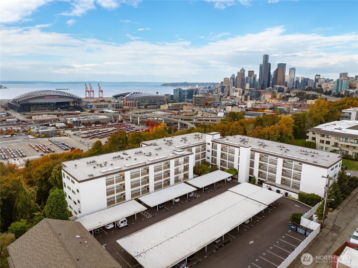 Property Photo:  1111 S Atlantic Street 107  WA 98134 