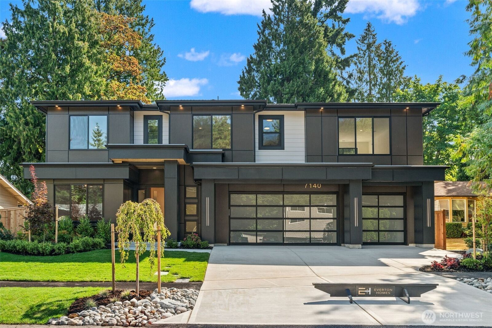 Property Photo:  7140  151st Avenue NE  WA 98052