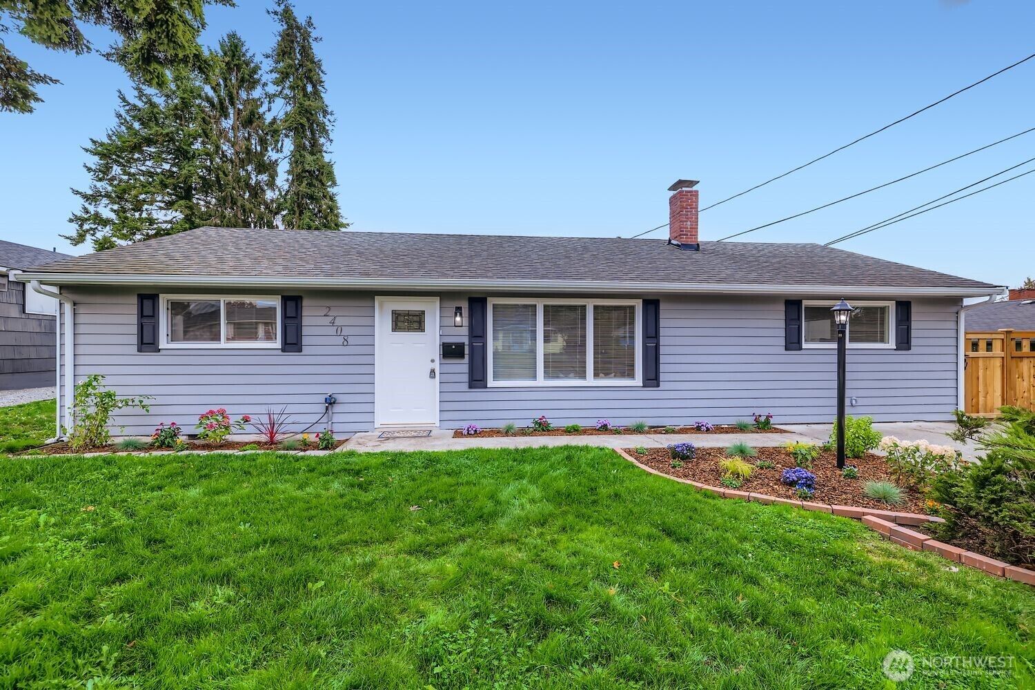 Property Photo:  2408  6th Street  WA 98201
