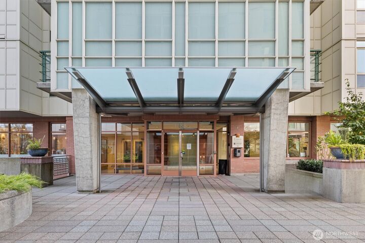 Property Photo:  1188  106th Avenue NE 222  WA 98004 