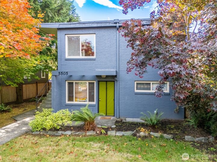 Property Photo:  5505 NE 65th Street  WA 98115
