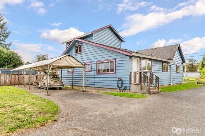Property Photo:  870  4th Street  WA 98294