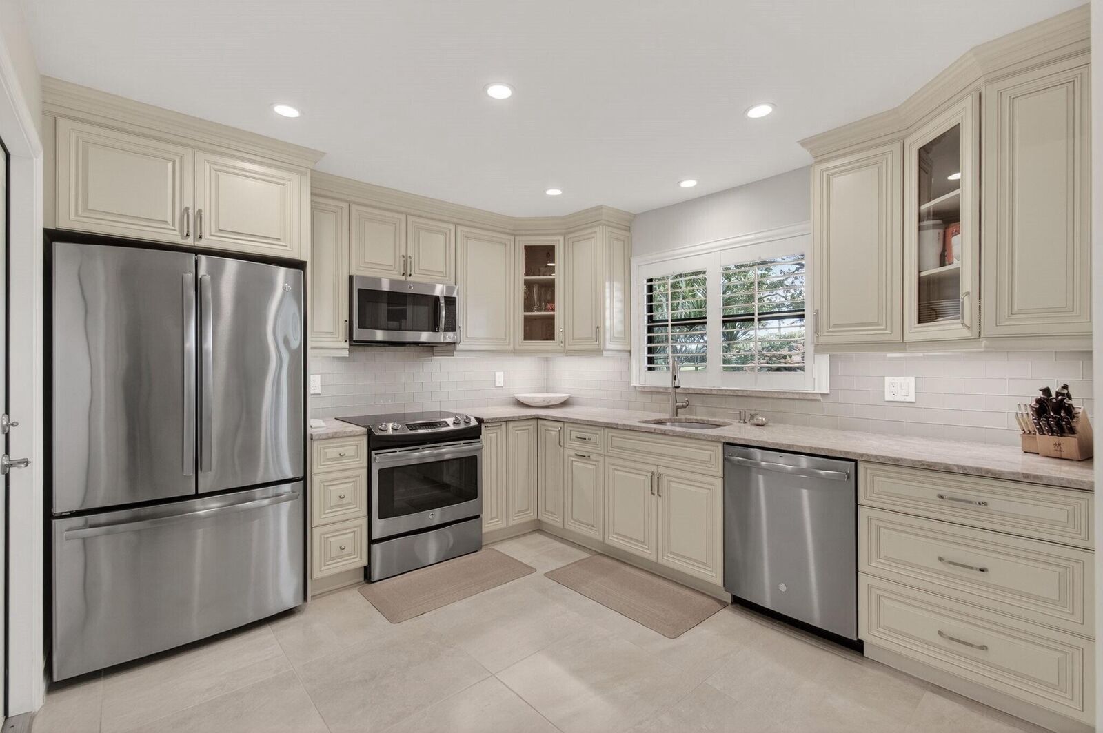 Property Photo: 4490 Nutmeg Tree Lane B FL 33436