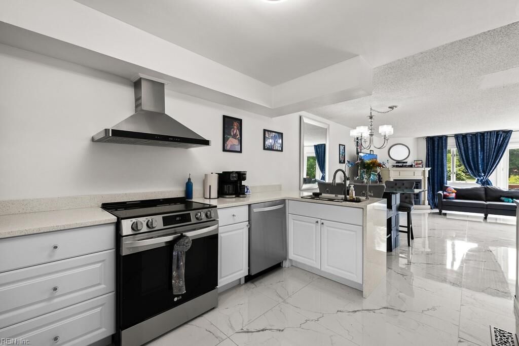 Property Photo:  1256 Foursome Ln  VA 23455