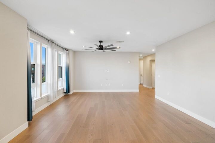 Property Photo:  45009 Challenge Common 301  CA 94538 