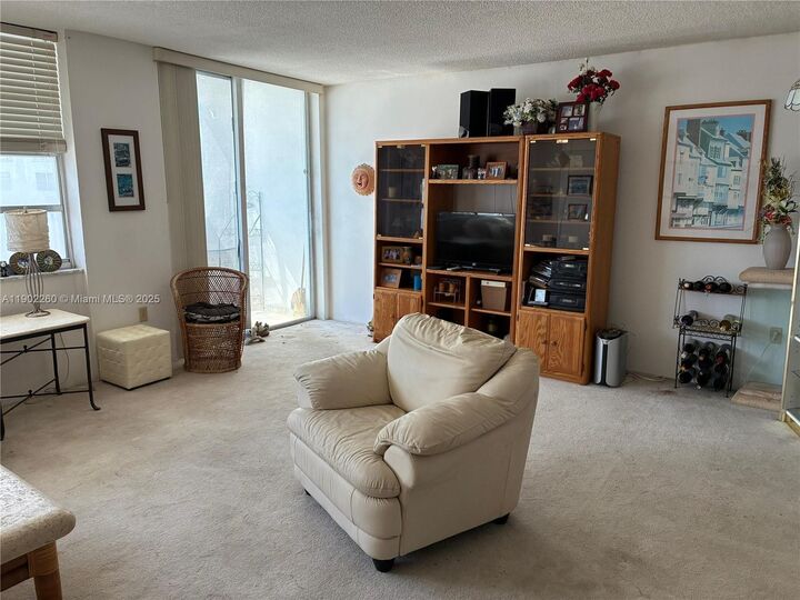 Property Photo:  2780 NE 183rd St 606  FL 33160 