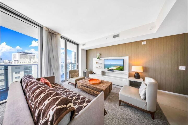 Property Photo:  4111 S Ocean Dr 1212  FL 33019