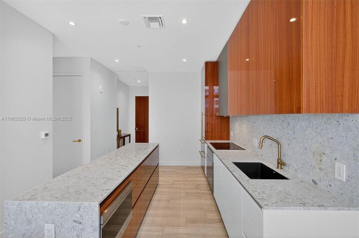 Property Photo: 2655 S Bayshore Dr 705 FL 33133