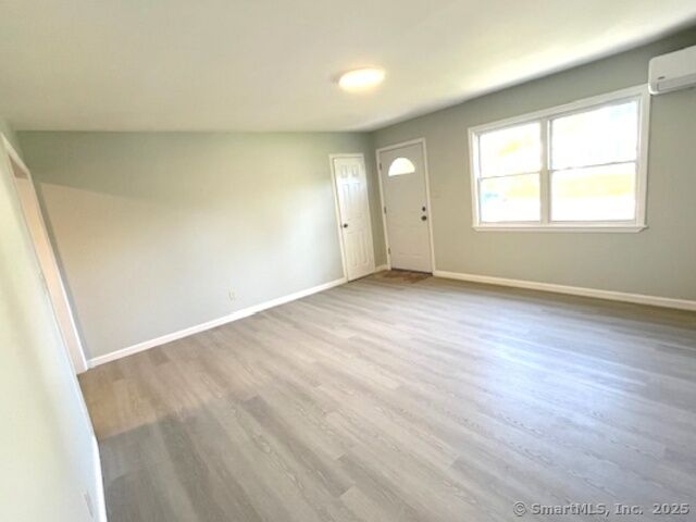Property Photo:  4 Traders Court  CT 06360