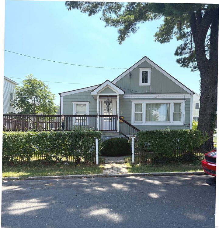 21 Saint Benedict Circle  Stamford CT 06902 photo