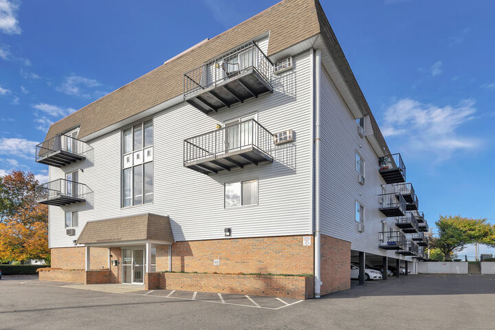 Property Photo:  155 Short Beach Road 209  CT 06615