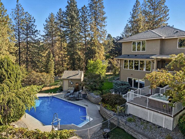 Property Photo:  12323 E Sioux Cir  WA 99206