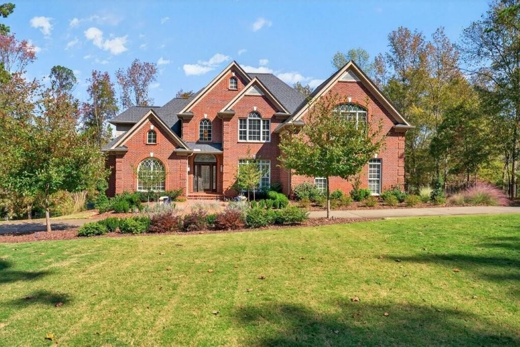 Property Photo:  823 Inverness Circle  SC 29306