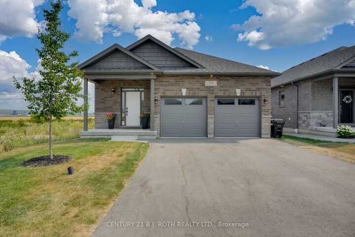 Property Photo:  124 Ritchie Crescent  ON L0L 1P0