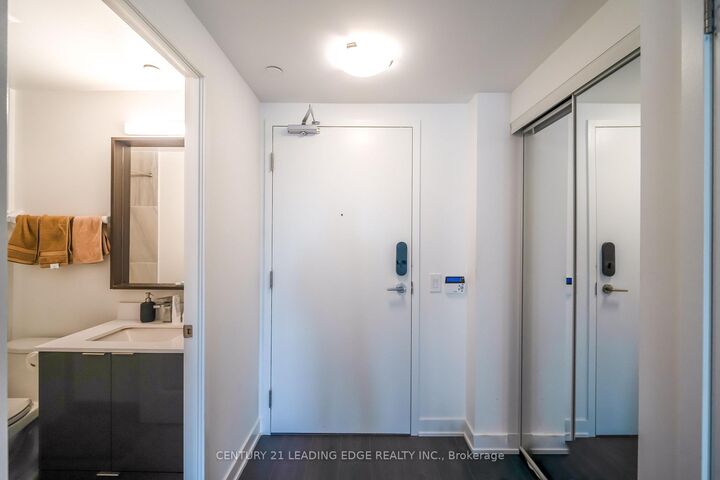 Property Photo:  543 Richmond Street W 712  ON M5V 0W9
