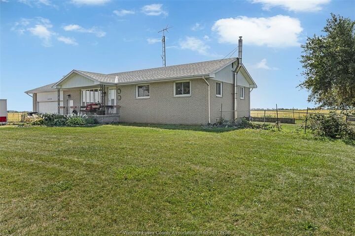 5429 Lakeshore Road 305  Comber ON N0P 1J0 photo