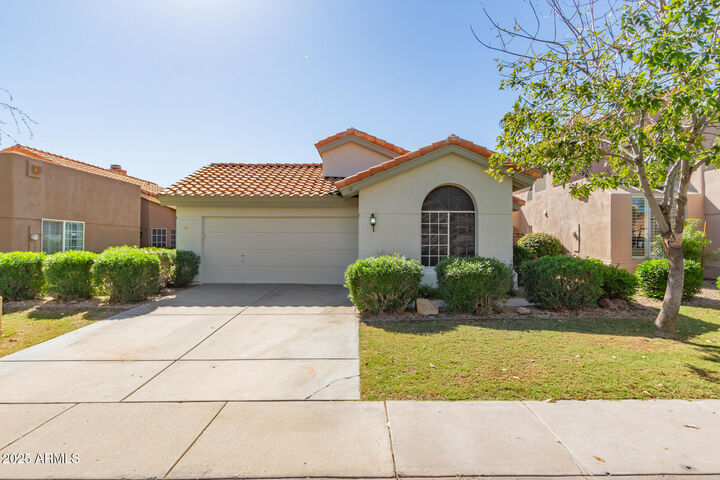 Property Photo:  3221 E Briarwood Terrace  AZ 85048