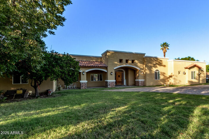 Property Photo:  216 W Fremont Road  AZ 85041