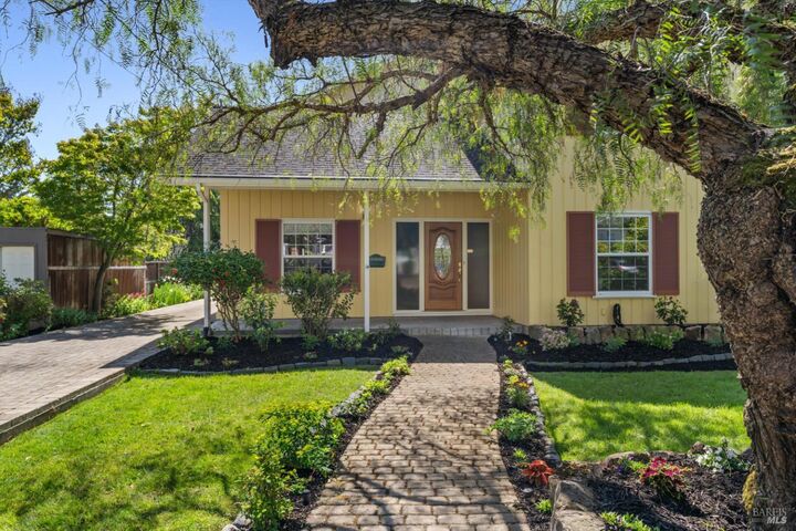 Property Photo:  811 D Street  CA 94952