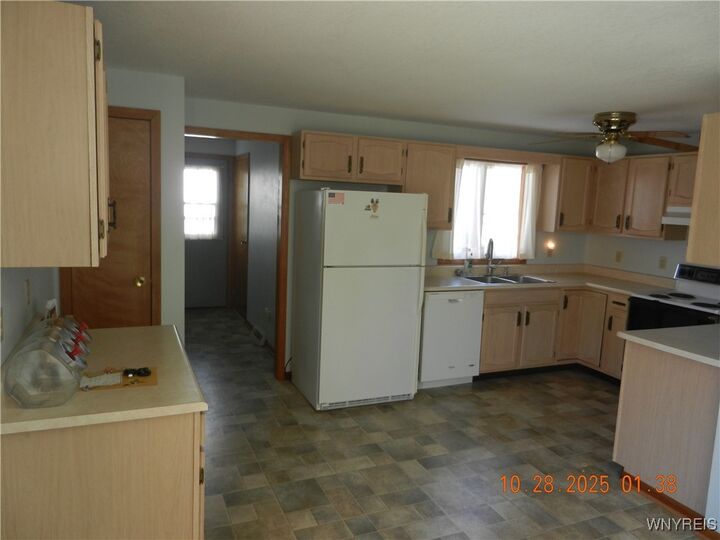 Property Photo:  130 Sunset Drive  NY 14075