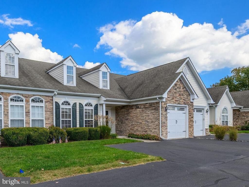 Property Photo:  5 Blue Stream Lane  DE 19967