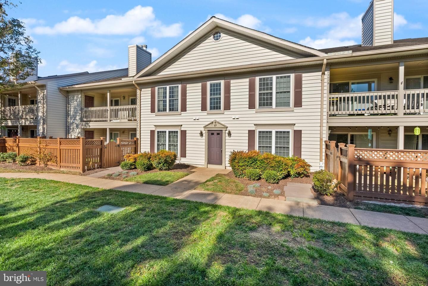 Property Photo: 6905 Keyser Way B VA 22310