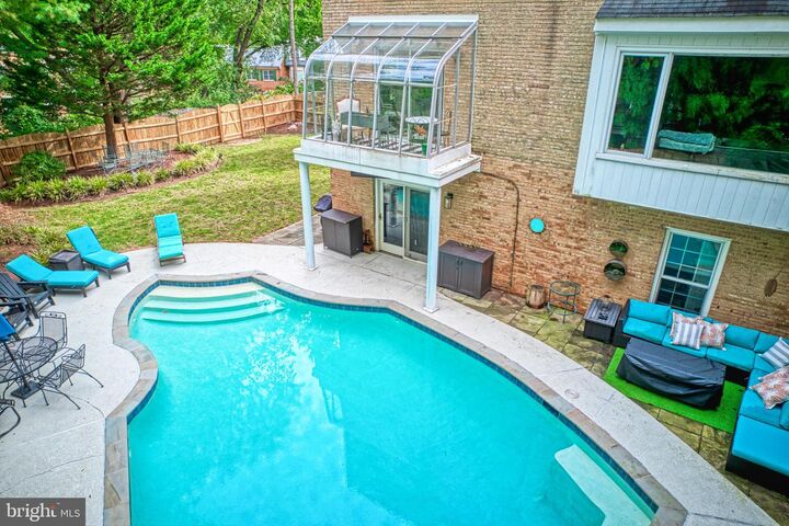 Property Photo: 706 Blueberry Hill Road VA 22101