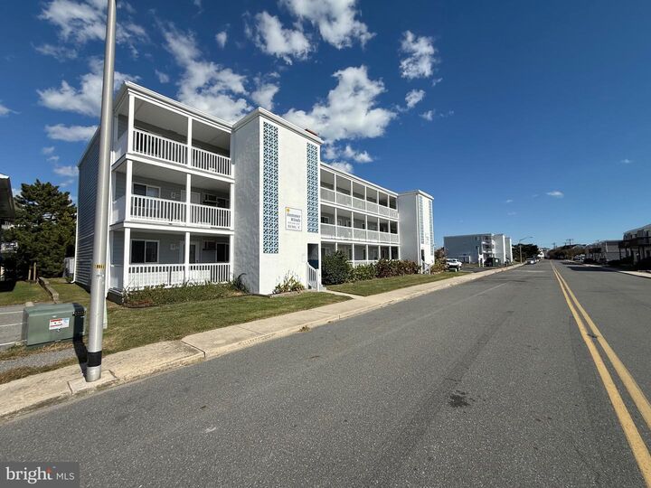 Property Photo:  424 Lark Lane E304  MD 21842