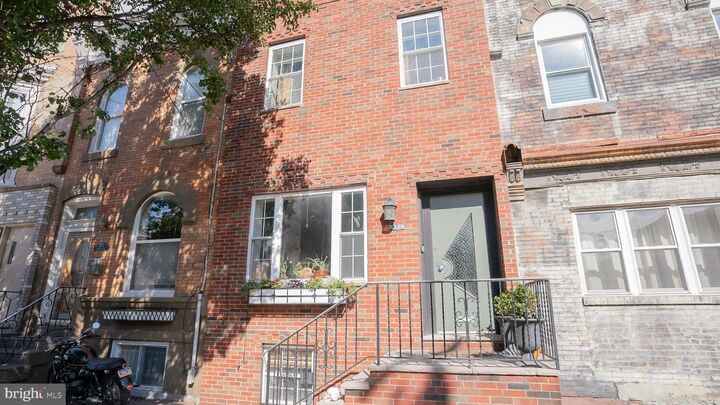 Property Photo:  1329 W Porter Street  PA 19148