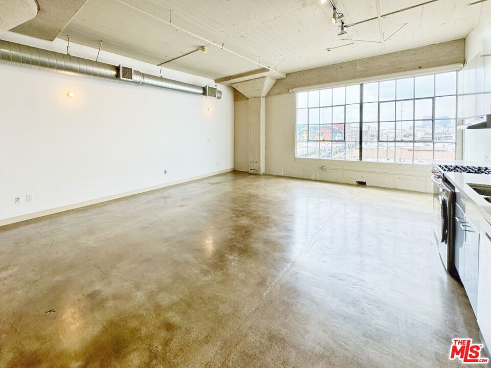 Property Photo:  1855 Industrial St  CA 90021 