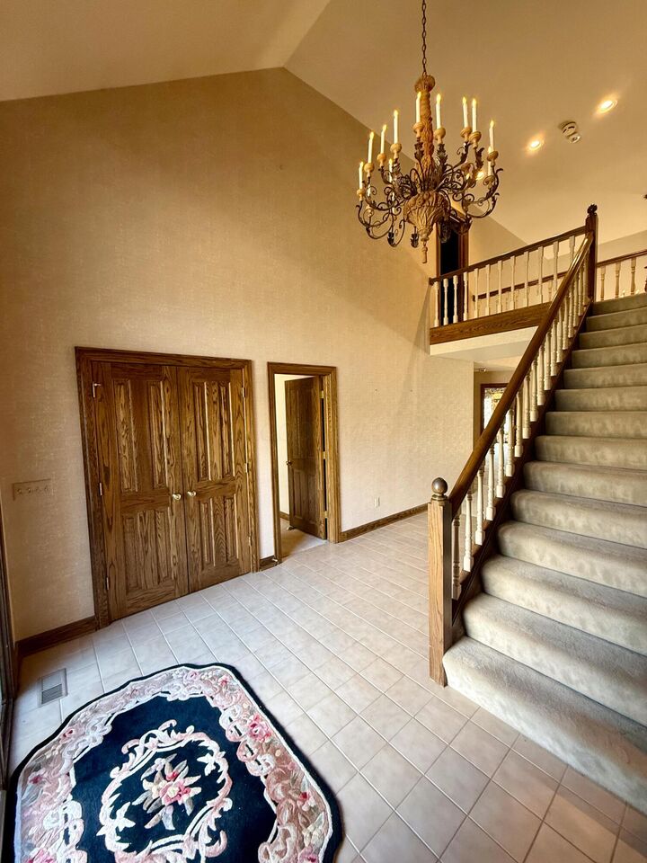 Property Photo: 2165 Partlow Drive OH 43220