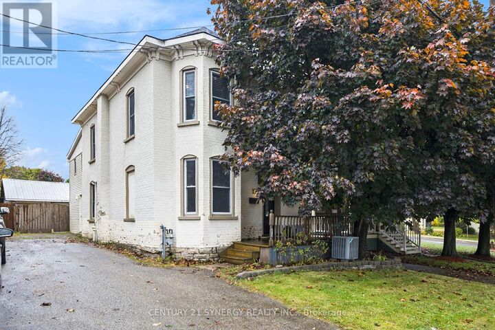 Property Photo:  17 Elmsley Street South  ON K7A 3P1