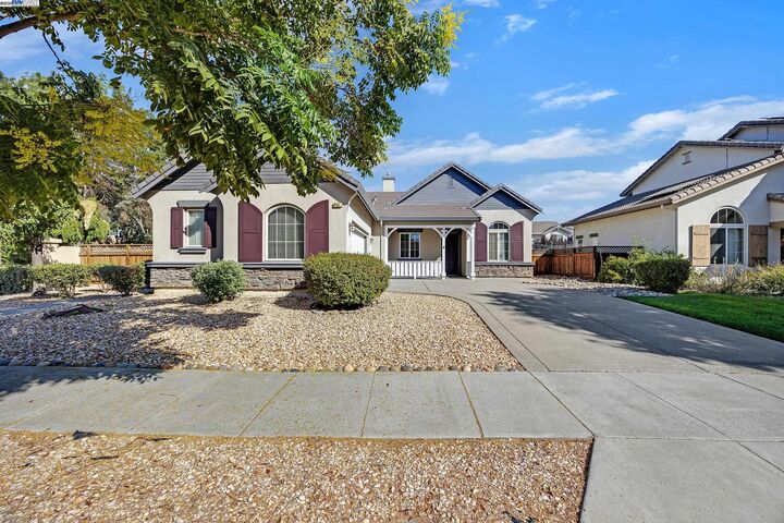Property Photo:  655 Ray St  CA 94513